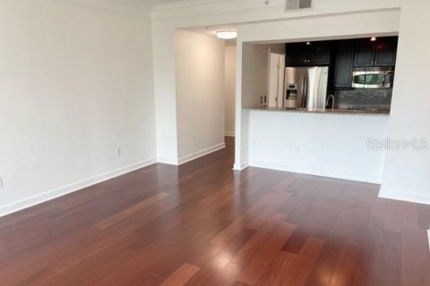 Condo in Tampa, Florida, 2 bedrooms  № 1724876 - photo 17