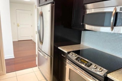 Condo in Tampa, Florida, 2 bedrooms  № 1724876 - photo 25