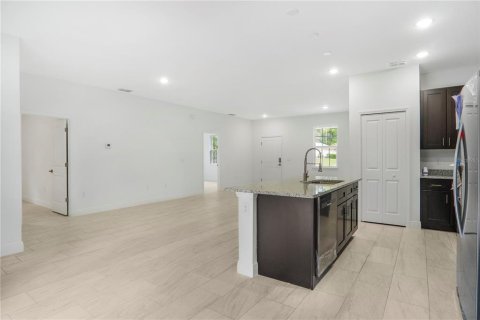 Casa en venta en Citrus Springs, Florida, 4 dormitorios, 169.73 m2 № 1887088 - foto 8