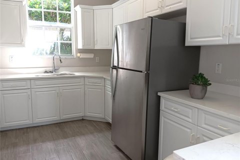 Adosado en alquiler en Saint Petersburg, Florida, 3 dormitorios, 139.35 m2 № 1903994 - foto 22