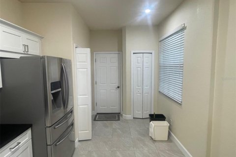 Adosado en alquiler en Saint Petersburg, Florida, 3 dormitorios, 139.35 m2 № 1903994 - foto 8