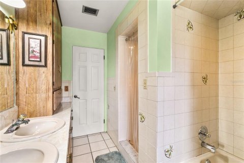 House in Eustis, Florida 3 bedrooms, 208.19 sq.m. № 1679828 - photo 25