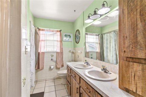 House in Eustis, Florida 3 bedrooms, 208.19 sq.m. № 1679828 - photo 24