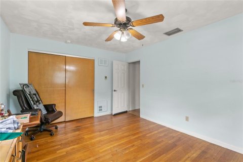 House in Eustis, Florida 3 bedrooms, 208.19 sq.m. № 1679828 - photo 20