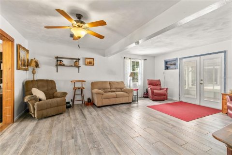House in Eustis, Florida 3 bedrooms, 208.19 sq.m. № 1679828 - photo 9