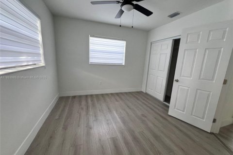 Villa ou maison à vendre à Miami Gardens, Floride: 4 chambres, 113.62 m2 № 1947164 - photo 13