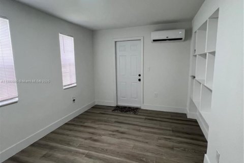 Villa ou maison à vendre à Miami Gardens, Floride: 4 chambres, 113.62 m2 № 1947164 - photo 17