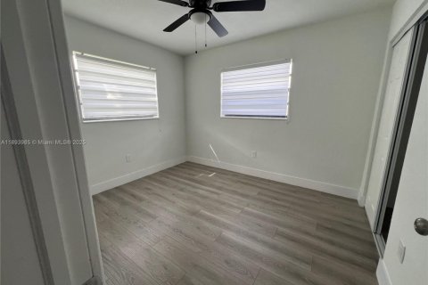 Villa ou maison à vendre à Miami Gardens, Floride: 4 chambres, 113.62 m2 № 1947164 - photo 14