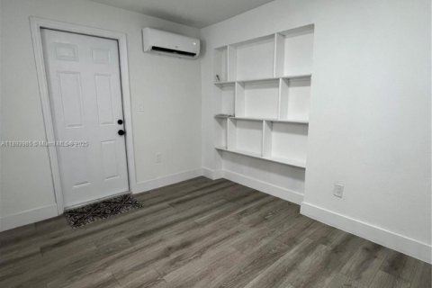 Villa ou maison à vendre à Miami Gardens, Floride: 4 chambres, 113.62 m2 № 1947164 - photo 18