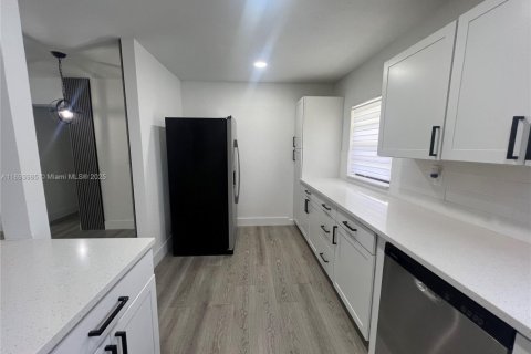 Villa ou maison à vendre à Miami Gardens, Floride: 4 chambres, 113.62 m2 № 1947164 - photo 8