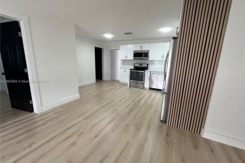 Villa ou maison à vendre à Miami Gardens, Floride: 4 chambres, 113.62 m2 № 1947164 - photo 22