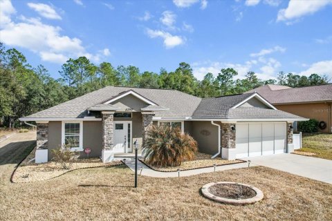 House in Beverly Hills, Florida 3 bedrooms, 148.18 sq.m. № 1540811 - photo 2