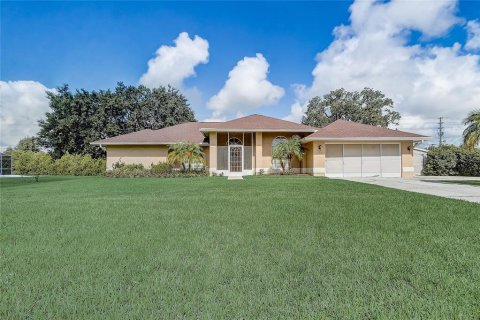 Villa ou maison à vendre à Kissimmee, Floride: 4 chambres, 188.31 m2 № 1804852 - photo 1