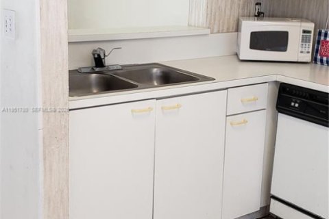 Adosado en alquiler en Miami, Florida, 3 dormitorios, 144.93 m2 № 2008932 - foto 11