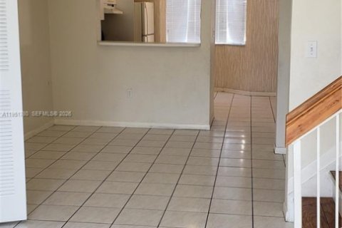 Adosado en alquiler en Miami, Florida, 3 dormitorios, 144.93 m2 № 2008932 - foto 12