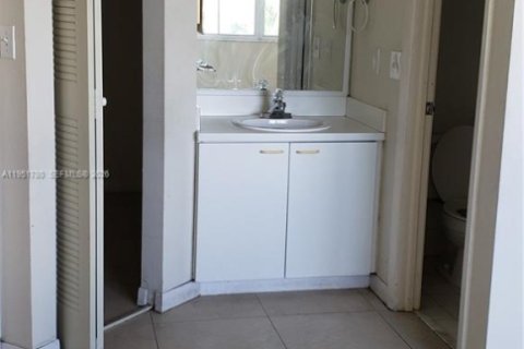 Adosado en alquiler en Miami, Florida, 3 dormitorios, 144.93 m2 № 2008932 - foto 14