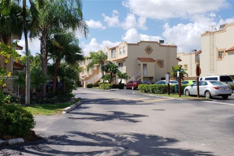 Adosado en alquiler en Miami, Florida, 3 dormitorios, 144.93 m2 № 2008932 - foto 3