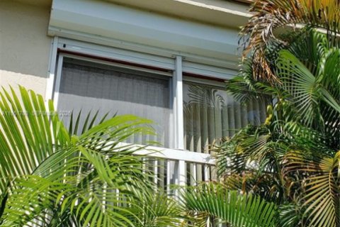 Adosado en alquiler en Miami, Florida, 3 dormitorios, 144.93 m2 № 2008932 - foto 2