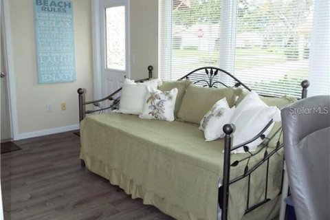 Condo in Sun City Center, Florida, 2 bedrooms  № 1901006 - photo 16