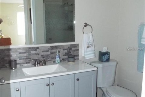 Condo in Sun City Center, Florida, 2 bedrooms  № 1901006 - photo 15