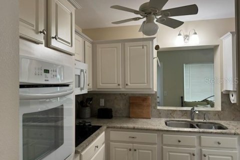 Condo in Sun City Center, Florida, 2 bedrooms  № 1901006 - photo 7