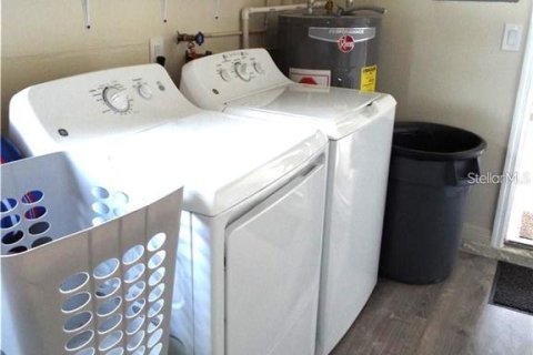 Condo in Sun City Center, Florida, 2 bedrooms  № 1901006 - photo 17