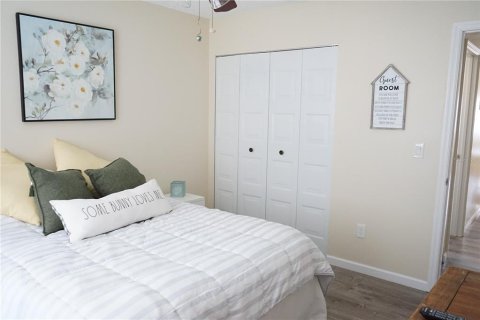 Condo in Sun City Center, Florida, 2 bedrooms  № 1901006 - photo 10