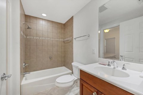 Снять в аренду кондоминиум в Лейквуд Ранч, Флорида 6 комнат, 128.58м2, № 1812409 - фото 18