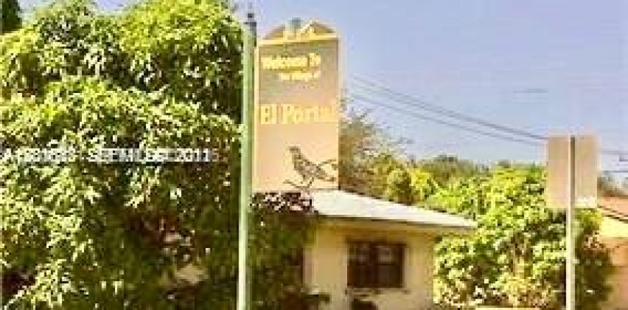 House in El Portal, Florida 6 bedrooms, 204.76 sq.m. № 2075030