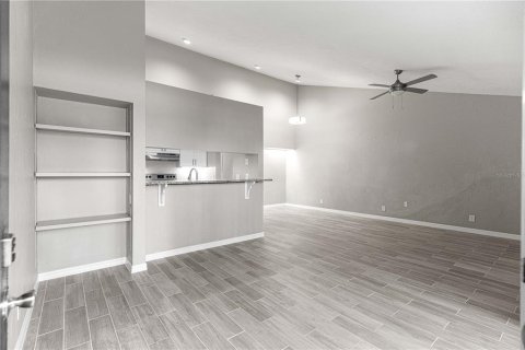 Immobilier commercial à vendre à Ocala, Floride: 8 chambres, 363.53 m2 № 2097827 - photo 4