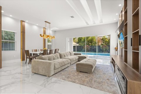 House in Winter Park, Florida 4 bedrooms, 264.12 sq.m. № 1723462 - photo 14