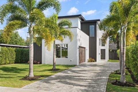 House in Winter Park, Florida 4 bedrooms, 264.12 sq.m. № 1723462 - photo 5