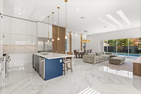 House in Winter Park, Florida 4 bedrooms, 264.12 sq.m. № 1723462 - photo 10