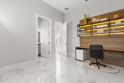 House in Winter Park, Florida 4 bedrooms, 264.12 sq.m. № 1723462 - photo 19