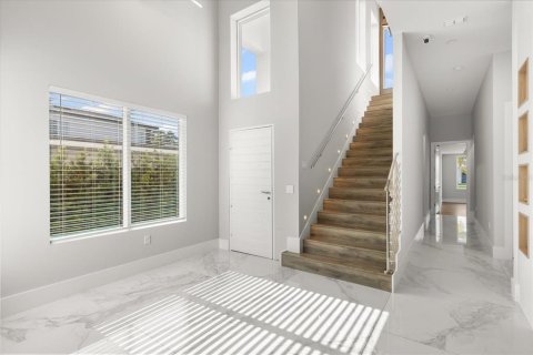 House in Winter Park, Florida 4 bedrooms, 264.12 sq.m. № 1723462 - photo 8