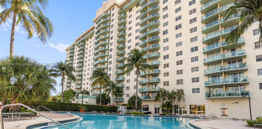 Condo à Sunny Isles Beach, Floride, 1 chambre № 1698259