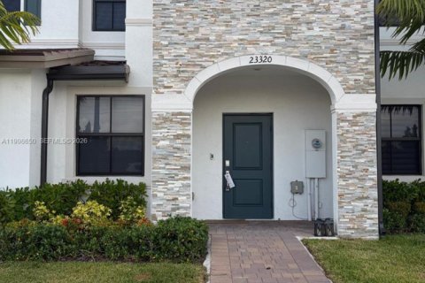 Townhouse in Homestead, Florida 3 bedrooms, 129.41 sq.m. № 2060641