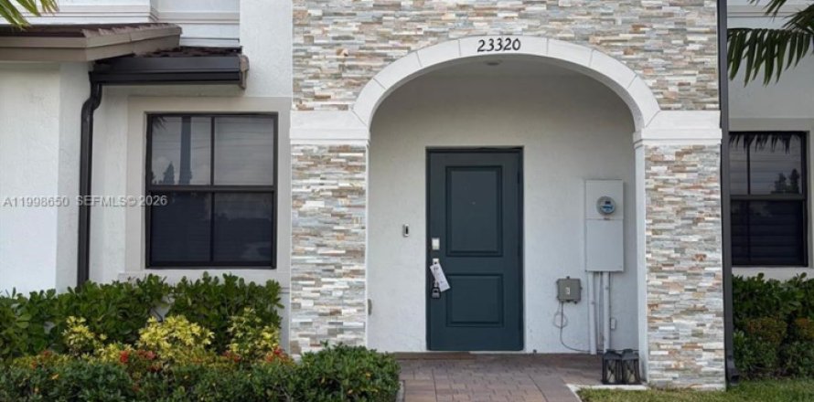 Townhouse in Homestead, Florida 3 bedrooms, 129.41 sq.m. № 2060641