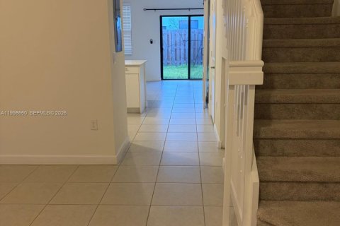Townhouse in Homestead, Florida 3 bedrooms, 129.41 sq.m. № 2060641 - photo 11