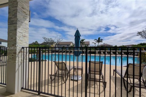 House in Homestead, Florida 3 bedrooms, 149.76 sq.m. № 2030761 - photo 26