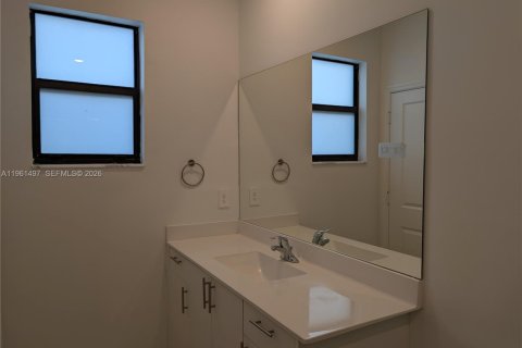 House in Homestead, Florida 3 bedrooms, 149.76 sq.m. № 2030761 - photo 5