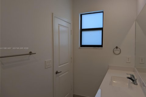 House in Homestead, Florida 3 bedrooms, 149.76 sq.m. № 2030761 - photo 7