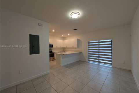 House in Homestead, Florida 3 bedrooms, 149.76 sq.m. № 2030761 - photo 21