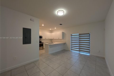 House in Homestead, Florida 3 bedrooms, 149.76 sq.m. № 2030761 - photo 20