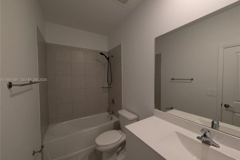House in Homestead, Florida 3 bedrooms, 149.76 sq.m. № 2030761 - photo 12