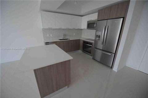 Condominio en alquiler en Doral, Florida, 1 dormitorio, 63.92 m2 № 1892968 - foto 2