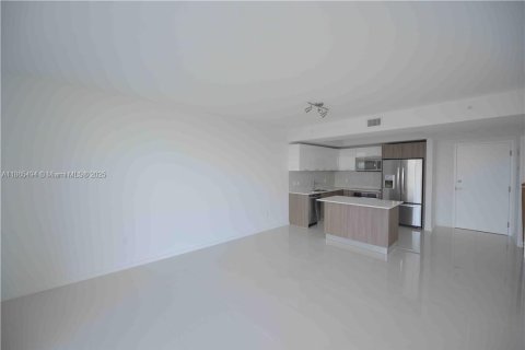Condominio en alquiler en Doral, Florida, 1 dormitorio, 63.92 m2 № 1892968 - foto 4