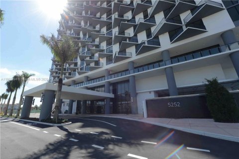 Condominio en alquiler en Doral, Florida, 1 dormitorio, 63.92 m2 № 1892968 - foto 14