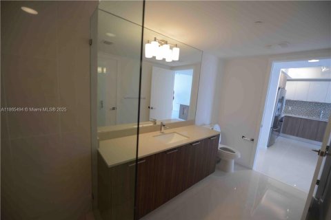Condominio en alquiler en Doral, Florida, 1 dormitorio, 63.92 m2 № 1892968 - foto 8