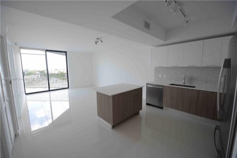 Condominio en alquiler en Doral, Florida, 1 dormitorio, 63.92 m2 № 1892968 - foto 3